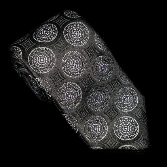 Hart Schaffner Marx Black Silver Medallion 100% Silk Men's Designer Tie - Picture 2 of 4